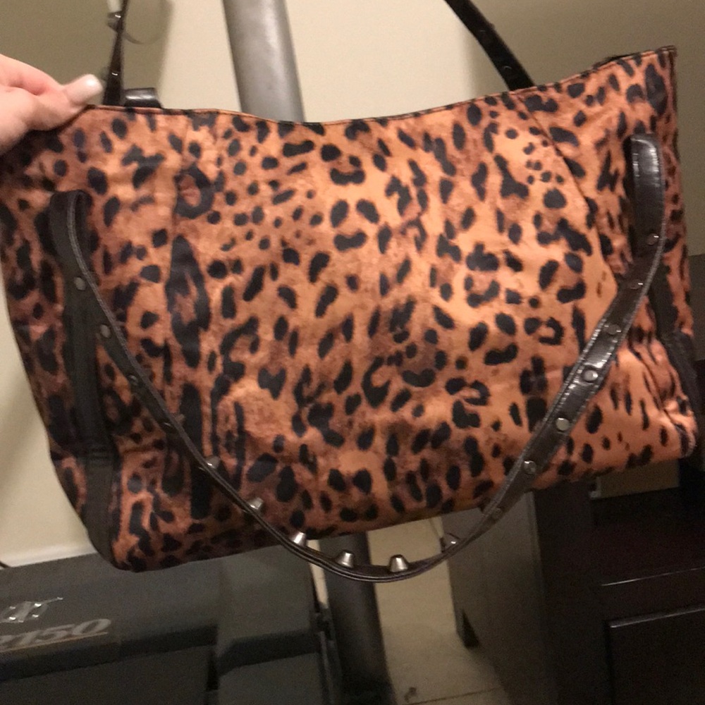 Leopard Rivet Tote Bag - Picture 2 of 6